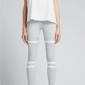 ALO Yoga Gray & White textured Leggings sz Small